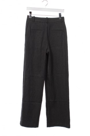 Pantaloni de femei Zara, Mărime XS, Culoare Gri, Preț 71,05 Lei