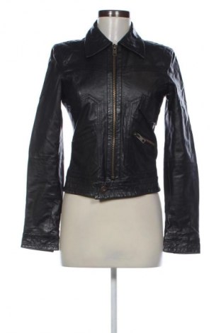 Дамско кожено яке Bershka, Размер M, Цвят Черен, Цена 105,57 лв.
