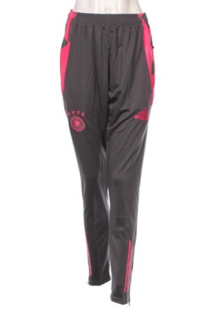 Pantaloni trening de femei Adidas, Mărime L, Culoare Multicolor, Preț 151,99 Lei