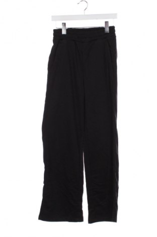 Дамско спортно долнище Bershka, Размер XS, Цвят Черен, Цена 32,99 лв.