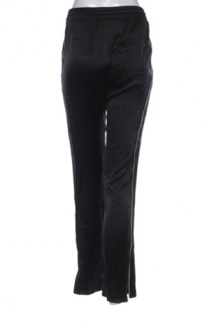Pantaloni trening de femei PNK casual, Mărime S, Culoare Negru, Preț 216,00 Lei