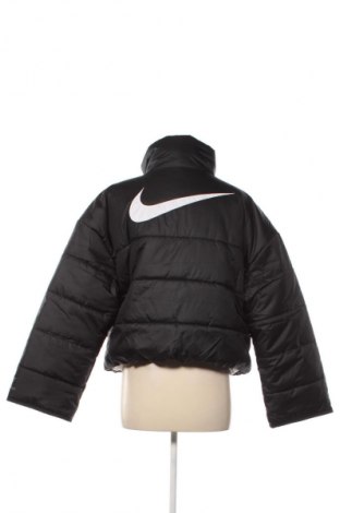 Дамско яке Nike, Размер L, Цвят Черен, Цена 269,99 лв.
