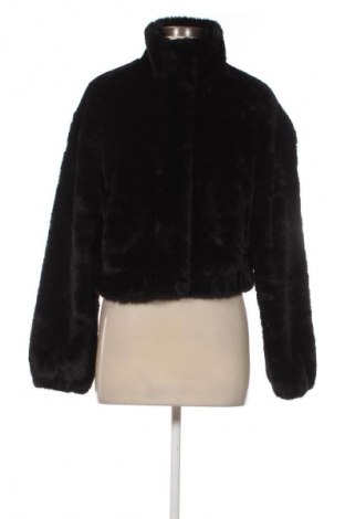 Dámska bunda  Pull&Bear, Veľkosť XS, Farba Čierna, Cena  29,95 €