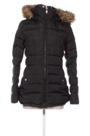 Dámská bunda  Tommy Hilfiger, Velikost S, Barva Černá, Cena  3 949,00 Kč