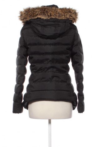 Dámská bunda  Tommy Hilfiger, Velikost S, Barva Černá, Cena  3 949,00 Kč