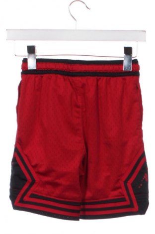 Dětské krátké kalhoty  Air Jordan Nike, Velikost 9-10y/ 140-146 cm, Barva Červená, Cena  1 149,00 Kč