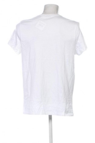 Мъжка тениска Calvin Klein, Размер L, Цвят Бял, Цена 77,99 лв.
