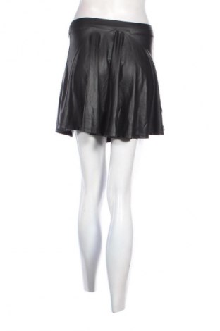 Rock Bershka, Größe S, Farbe Schwarz, Preis 9,72 €
