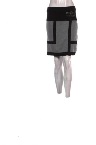 Пола Yest, Размер L, Цвят Многоцветен, Цена 9,99 лв.