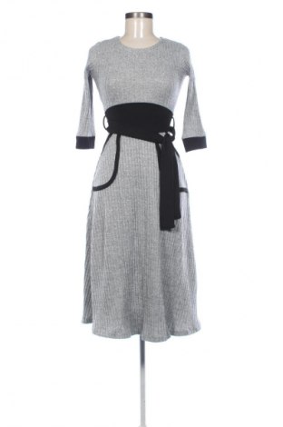 Kleid Adda, Größe S, Farbe Grau, Preis € 14,83