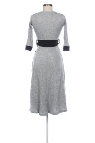 Kleid Adda, Größe S, Farbe Grau, Preis € 14,83