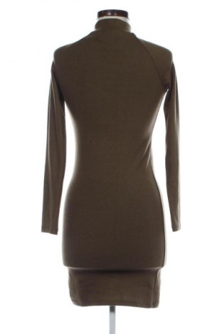 Kleid Bershka, Größe S, Farbe Grün, Preis 14,83 €
