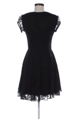 Kleid Boohoo, Größe M, Farbe Schwarz, Preis 15,58 €