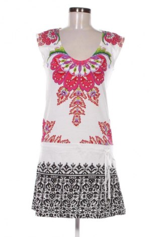 Рокля Desigual, Размер XS, Цвят Многоцветен, Цена 66,99 лв.