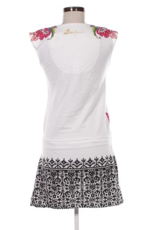 Рокля Desigual, Размер XS, Цвят Многоцветен, Цена 66,99 лв.