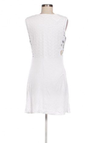 Šaty  Desigual, Velikost XL, Barva Bílá, Cena  1 041,00 Kč