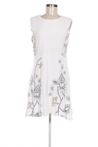 Šaty  Desigual, Velikost XL, Barva Bílá, Cena  1 041,00 Kč