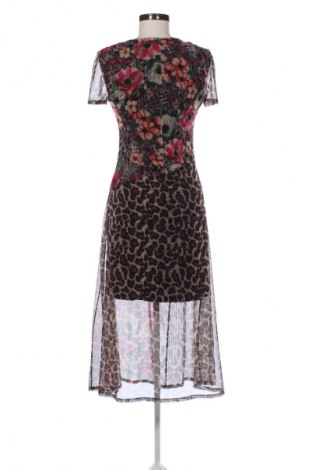Рокля Desigual, Размер M, Цвят Многоцветен, Цена 82,08 лв.