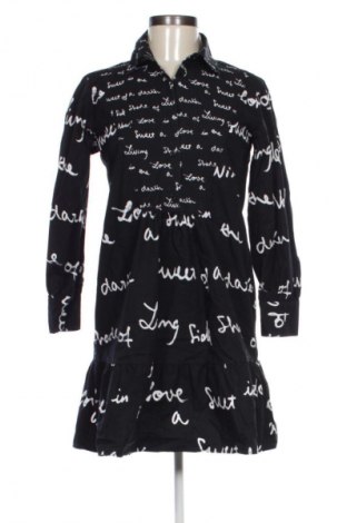 Рокля Desigual, Размер XS, Цвят Многоцветен, Цена 51,99 лв.