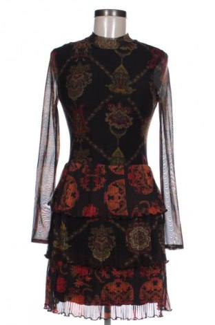 Рокля Desigual, Размер M, Цвят Многоцветен, Цена 87,00 лв.