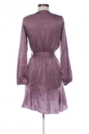 Kleid First Distraction, Größe S, Farbe Aschrosa, Preis € 55,20