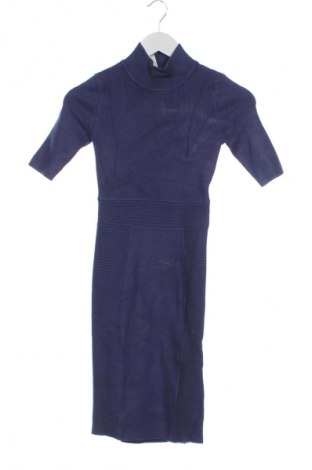Sukienka Guess, Rozmiar M, Kolor Niebieski, Cena 719,99 zł