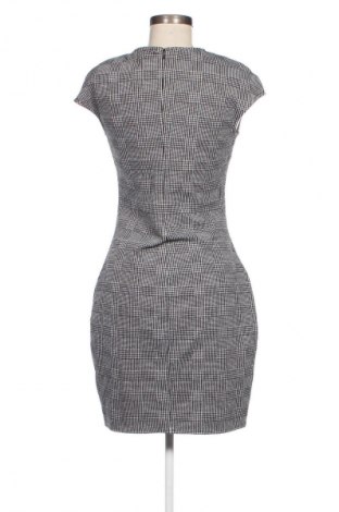 Sukienka Guess, Rozmiar M, Kolor Kolorowy, Cena 265,99 zł