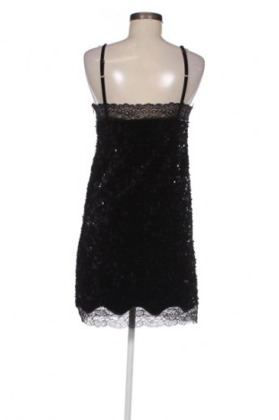 Kleid Guess, Größe S, Farbe Schwarz, Preis 119,69 €