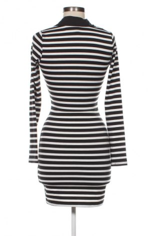 Šaty  H&M Divided, Velikost XS, Barva Vícebarevné, Cena  454,00 Kč