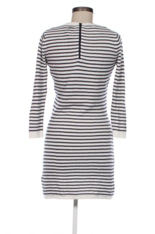 Рокля Hilfiger Denim, Размер S, Цвят Многоцветен, Цена 132,99 лв.