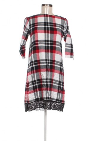 Kleid Lena, Größe M, Farbe Mehrfarbig, Preis € 24,55