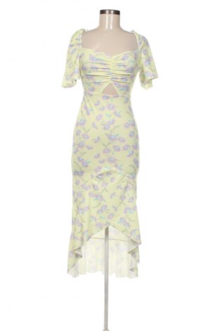 Kleid Pretty Little Thing, Größe S, Farbe Mehrfarbig, Preis 23,52 €