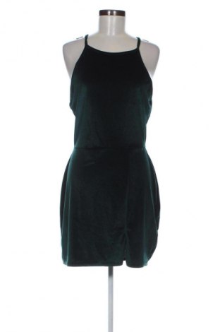 Kleid Pretty Little Thing, Größe XL, Farbe Grün, Preis 14,77 €