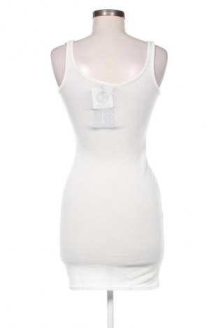 Kleid Pretty Little Thing, Größe XXS, Farbe Weiß, Preis 27,70 €