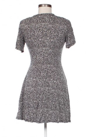Šaty  Pull&Bear, Velikost L, Barva Vícebarevné, Cena  367,00 Kč