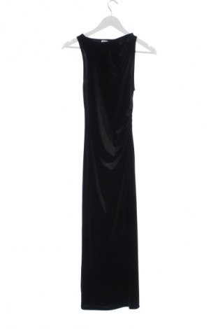 Sukienka Pull&Bear, Rozmiar S, Kolor Czarny, Cena 213,79 zł