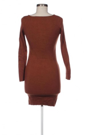 Rochie Stradivarius, Mărime M, Culoare Maro, Preț 77,17 Lei