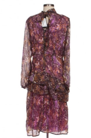 Kleid Trendyol, Größe L, Farbe Mehrfarbig, Preis 55,24 €