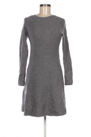 Рокля Vero Moda, Размер S, Цвят Сив, Цена 18,99 лв.
