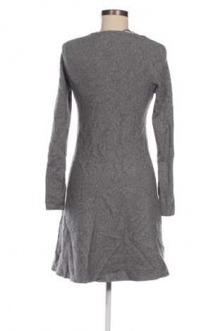 Рокля Vero Moda, Размер S, Цвят Сив, Цена 18,99 лв.