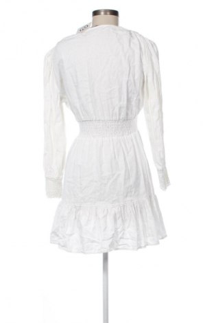 Kleid Zara, Größe S, Farbe Weiß, Preis 9,99 €