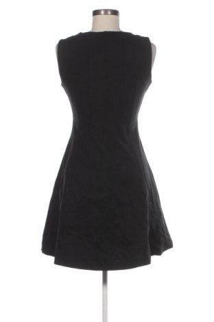 Рокля Zara, Размер L, Цвят Черен, Цена 23,99 лв.