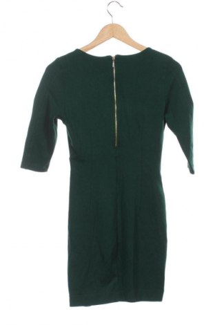 Kleid Zara, Größe M, Farbe Grün, Preis 13,80 €
