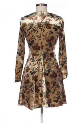 Рокля Zara, Размер M, Цвят Многоцветен, Цена 18,99 лв.