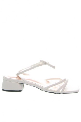 Σανδάλια Unbranded, Μέγεθος 35, Χρώμα Λευκό, Τιμή 21,99 €