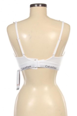 Сутиен Calvin Klein, Размер L, Цвят Бял, Цена 77,99 лв.