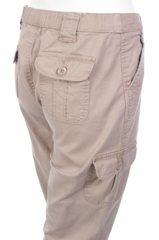 Дамски панталон St. John's Bay, Размер M, Цвят Бежов, Цена 23,00 лв.