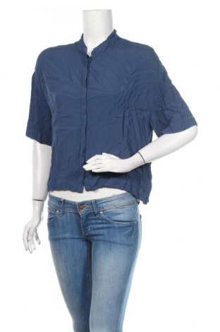 Γυναικείο πουκάμισο Just Female, Μέγεθος S, Χρώμα Μπλέ, 100% βισκόζη, Τιμή 6,14 €