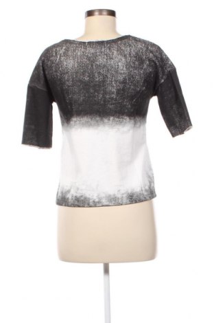 Дамска блуза Trueprodigy, Размер XS, Цвят Многоцветен, Цена 150,00 лв.