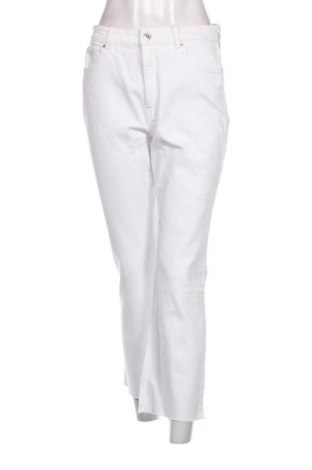 Γυναικείο Τζίν Bershka, Μέγεθος M, Χρώμα Λευκό, Τιμή 23,71 €